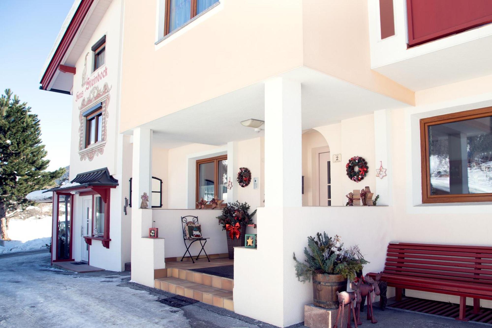 לינה וארוחת בוקר ניוסטיפט אים סטובאיטל Haus Steinbock מראה חיצוני תמונה