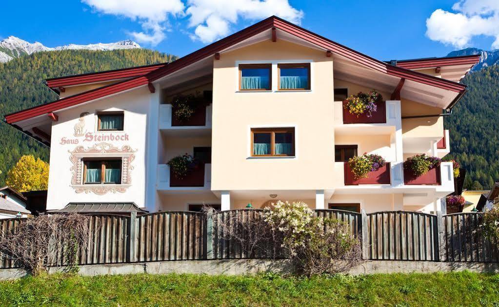 לינה וארוחת בוקר ניוסטיפט אים סטובאיטל Haus Steinbock מראה חיצוני תמונה